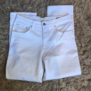 BNWT White boyfriend jeans!